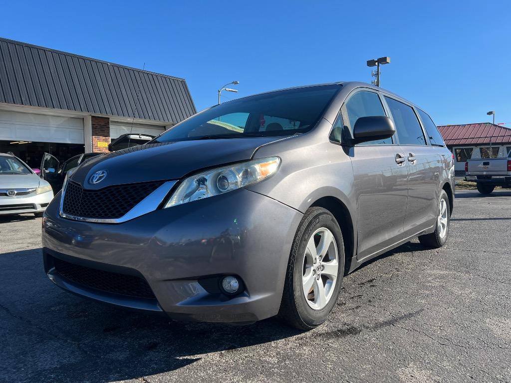 2014 Toyota Sienna LE